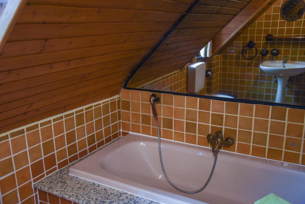 Gastehaus Eponada Villa Weisel Luaran gambar