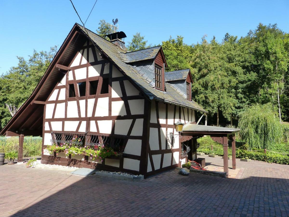 Gastehaus Eponada Villa Weisel Luaran gambar